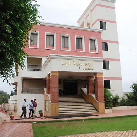 Hotel Lake View Satara Luaran gambar