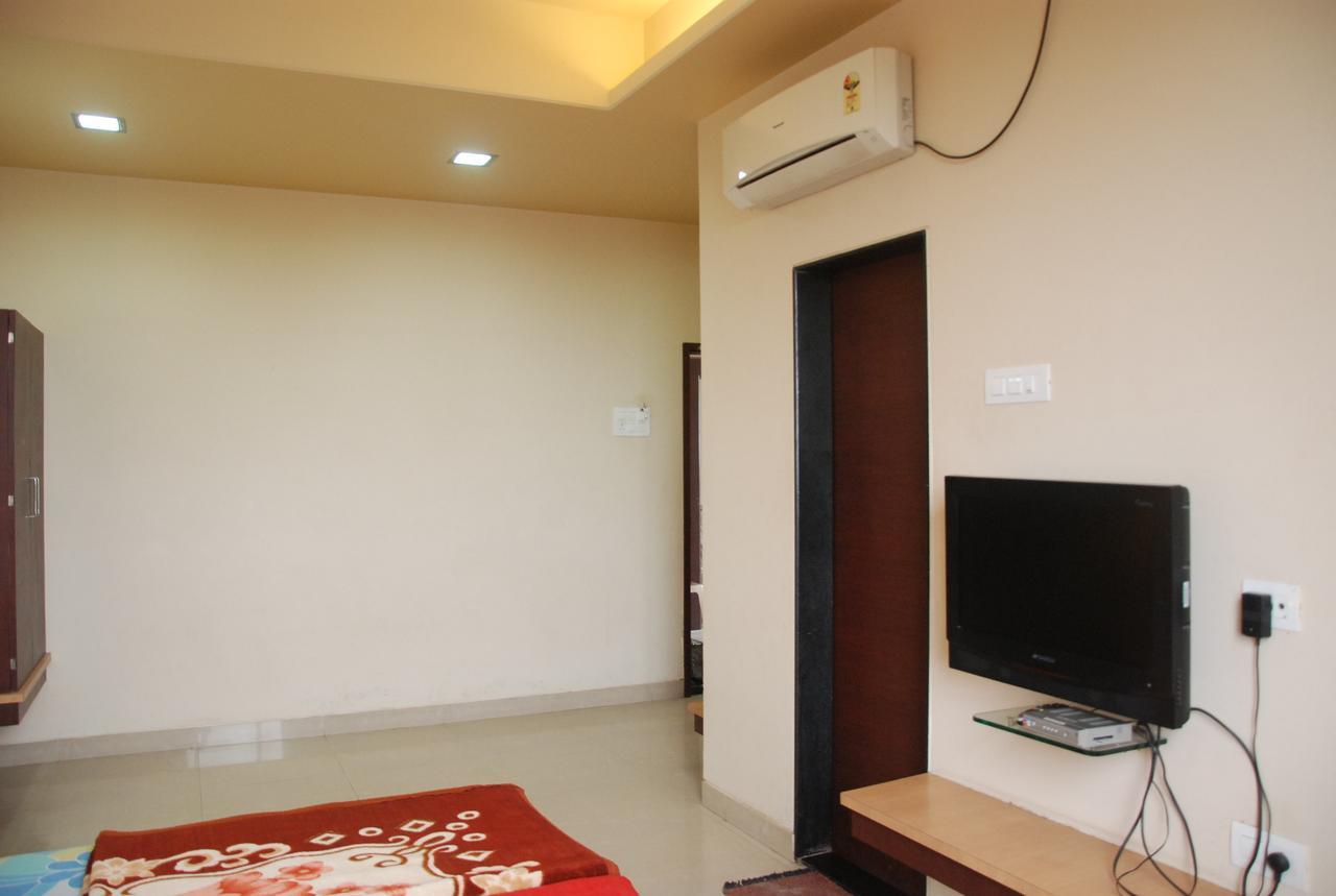 Hotel Lake View Satara Luaran gambar