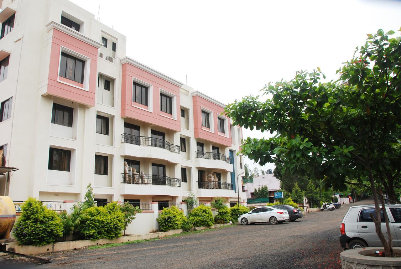 Hotel Lake View Satara Luaran gambar