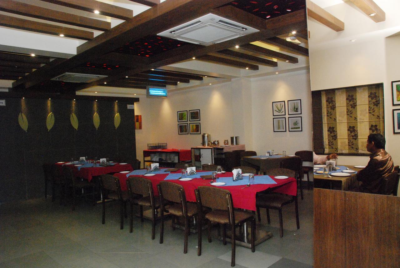 Hotel Lake View Satara Luaran gambar