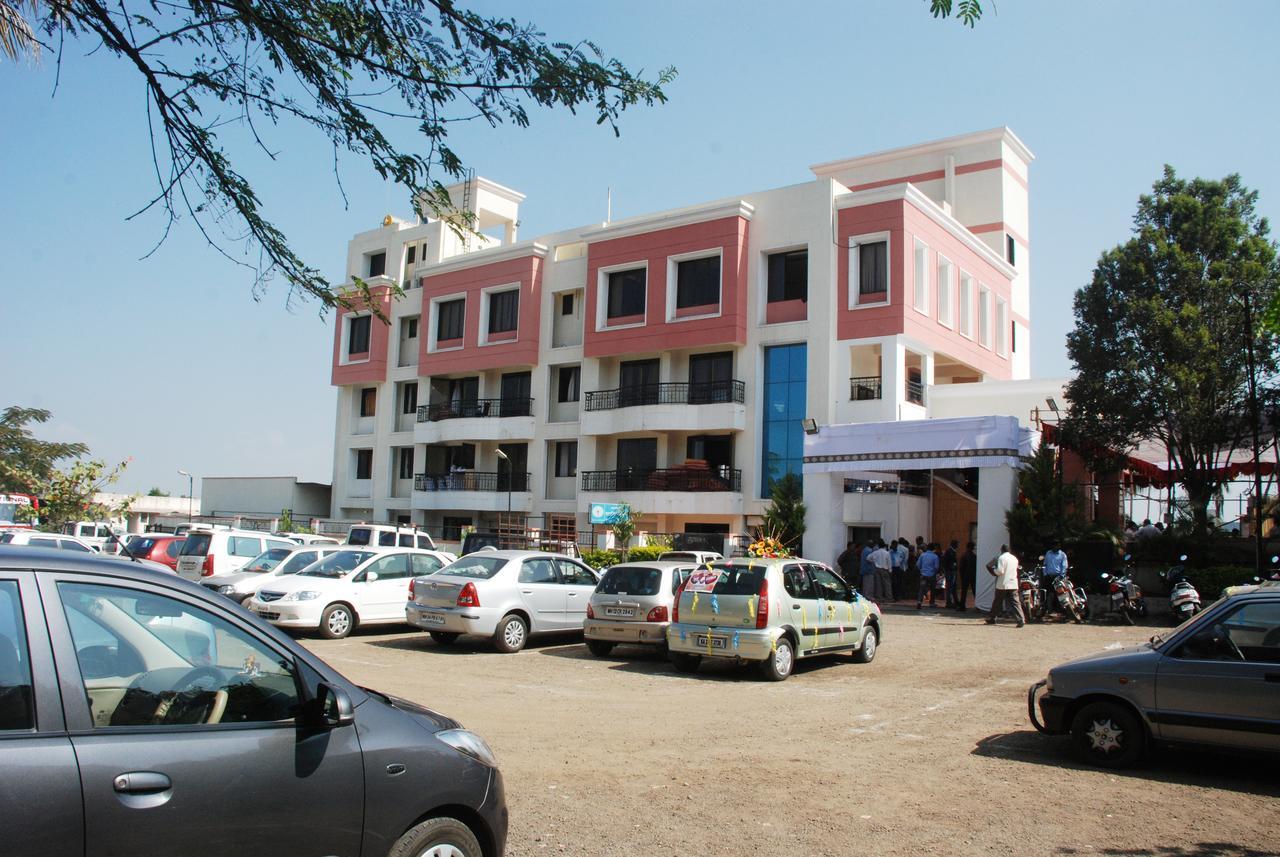 Hotel Lake View Satara Luaran gambar